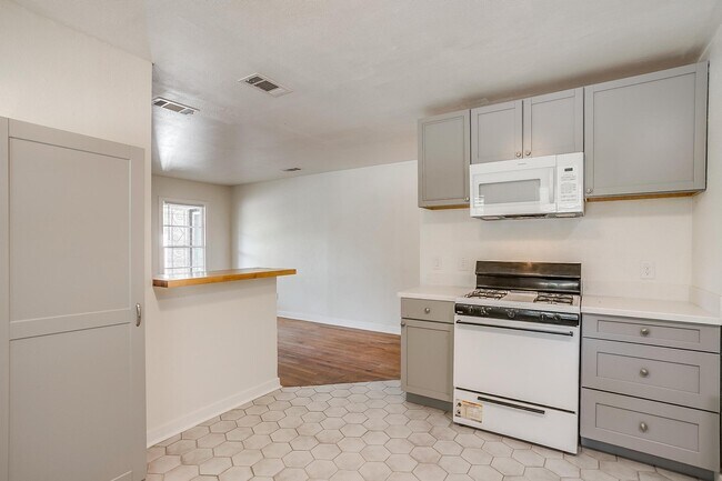 Building Photo - 3647 Washburn Ave