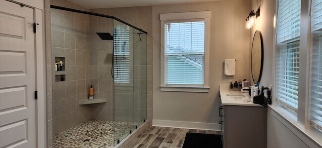 Building Photo - Serene Lowcountry Pondside Home!