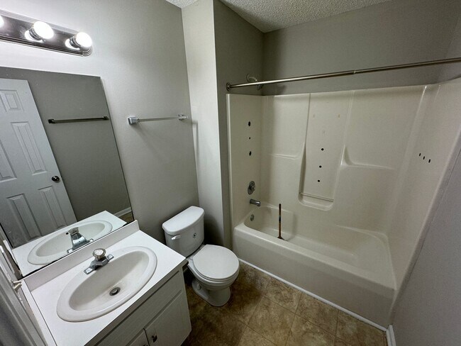 Building Photo - Renovated 3 Bedroom House Near Black Creek...