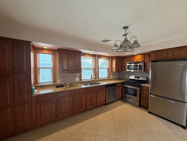 Building Photo - 35-37 John St-