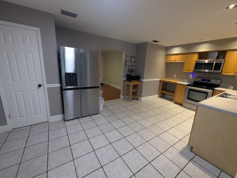 Primary Photo - 4354 Marsh Rd