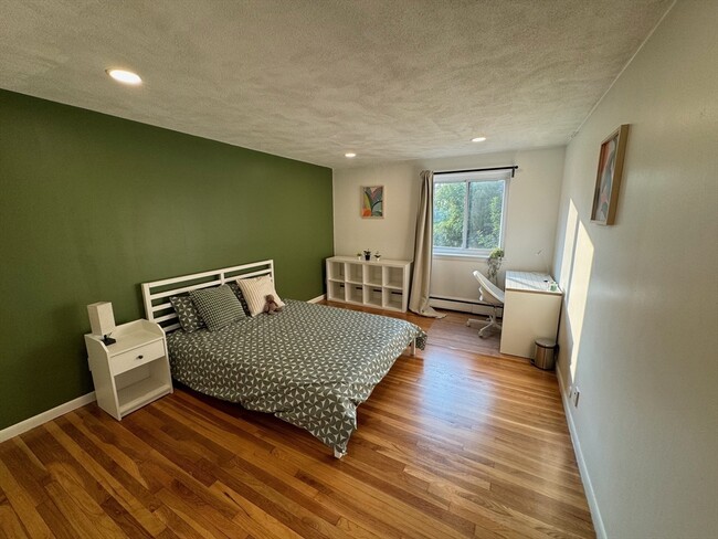 Primary Photo - 20 Radcliffe Rd