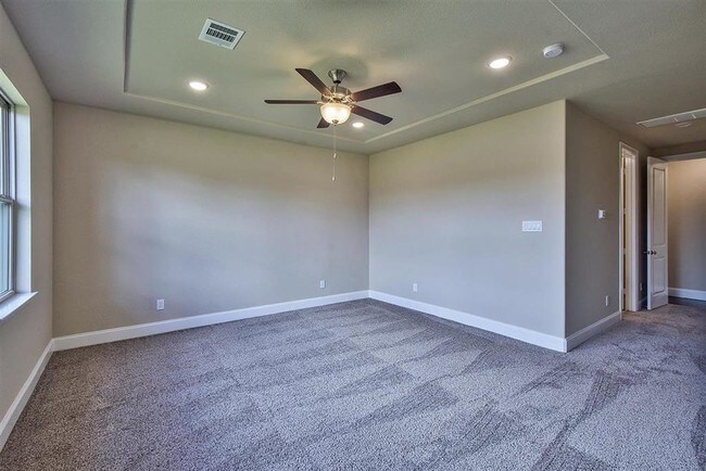 Building Photo - 21203 Bradford Grove Dr
