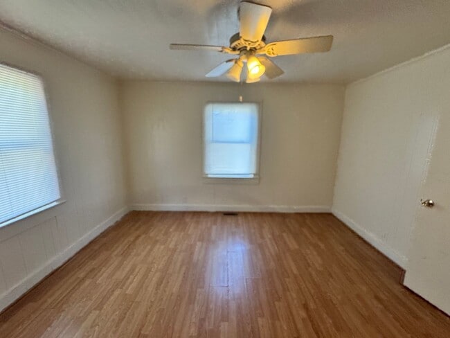 Building Photo - 2/1 in Downtown Kings Mountain, NC