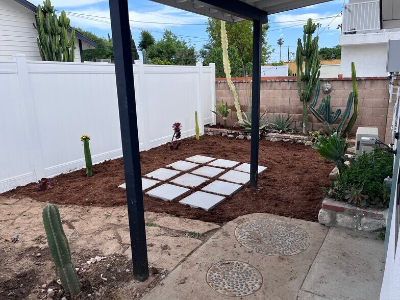 Building Photo - 2128 El Sereno Ave
