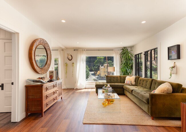 Building Photo - 2108 Tavern Trail