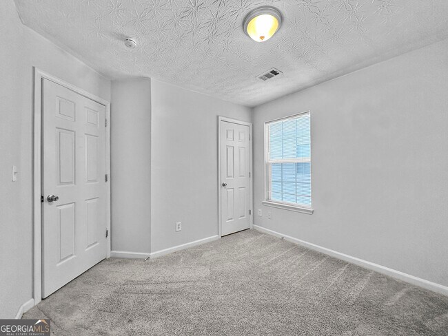 Building Photo - 417 Kirkland Dr