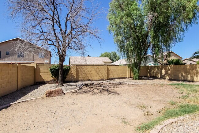 Building Photo - 15072 W Melvin St