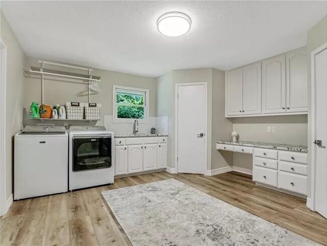 Building Photo - 1100 St Williams Ave