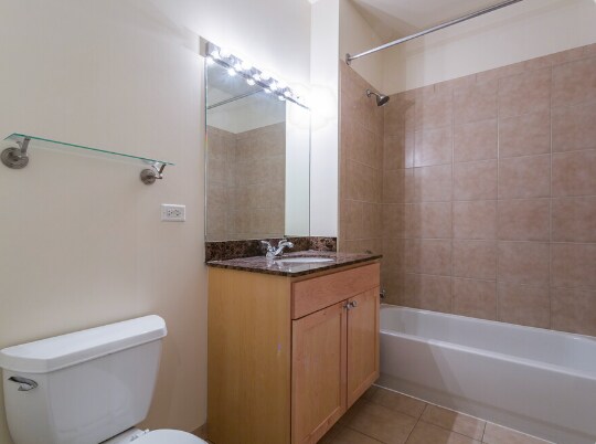 Bathroom (Unit 1704) - 700 N Larrabee St
