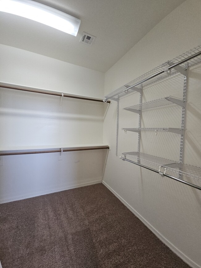 Building Photo - 845 E Doral Ct