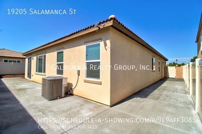 Building Photo - 19205 Salamanca St