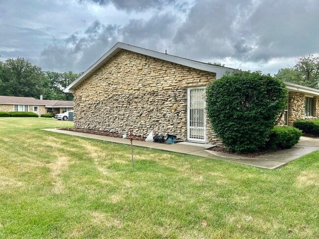 Building Photo - 532 West St