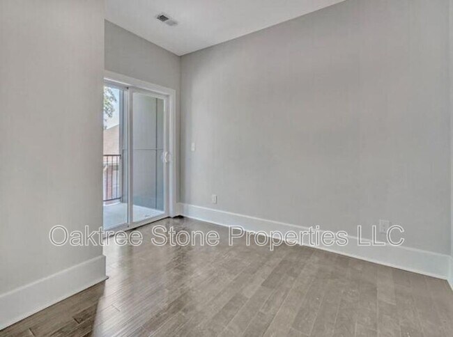 Building Photo - 456 Parkway Dr NE