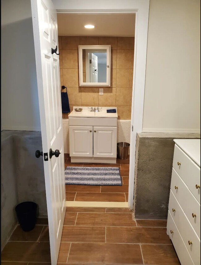 Building Photo - 41 S Dover Ave