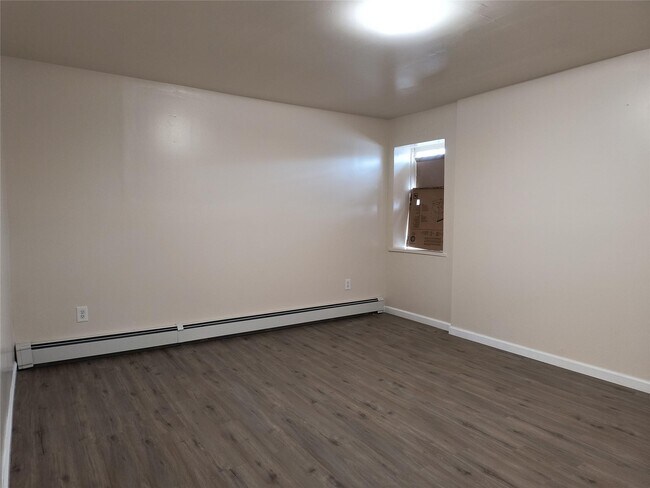 Building Photo - 22 Gidney Ave