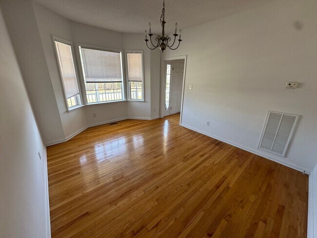 Building Photo - Beautiful 3 bedroom home on over 3/4 acres with huge garage.