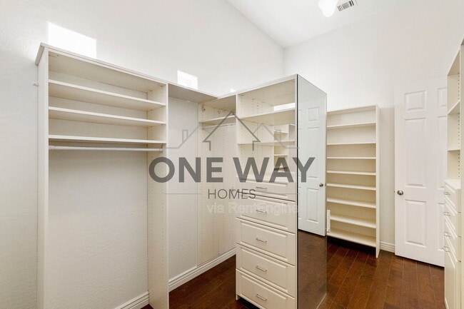 Building Photo - 4432 E Ford Ave