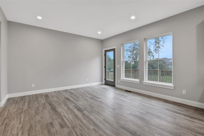 Building Photo - 108 Clarks Ln