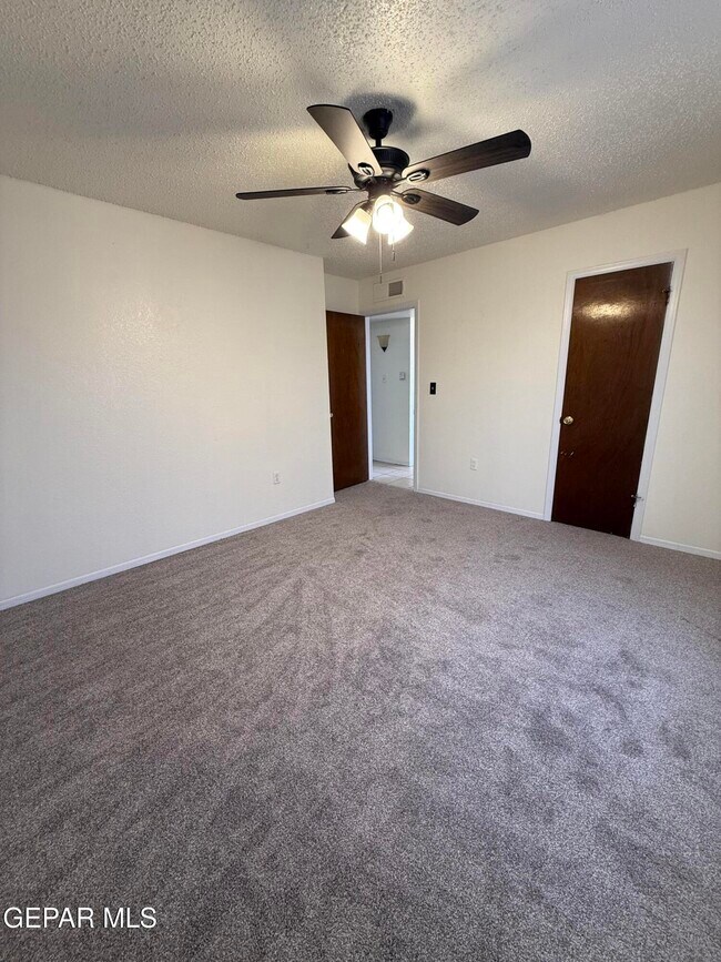 Building Photo - 8403 Villanova Dr