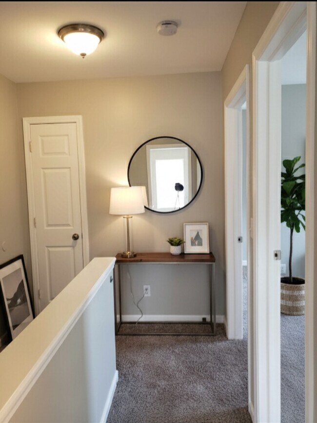 Building Photo - 319 Charles Ave