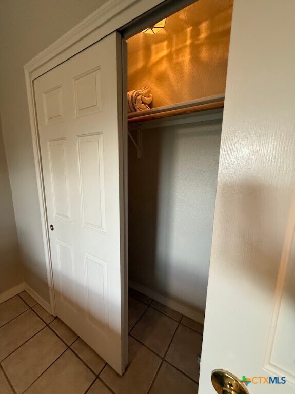 Building Photo - 1832 Canyon Lake Dr