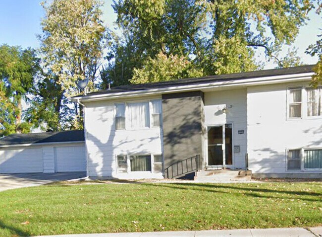 Building Photo - 480 3rd St