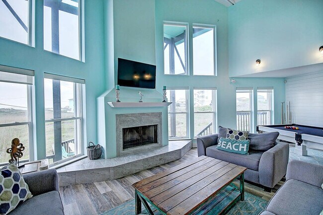 Building Photo - 9 La Playa