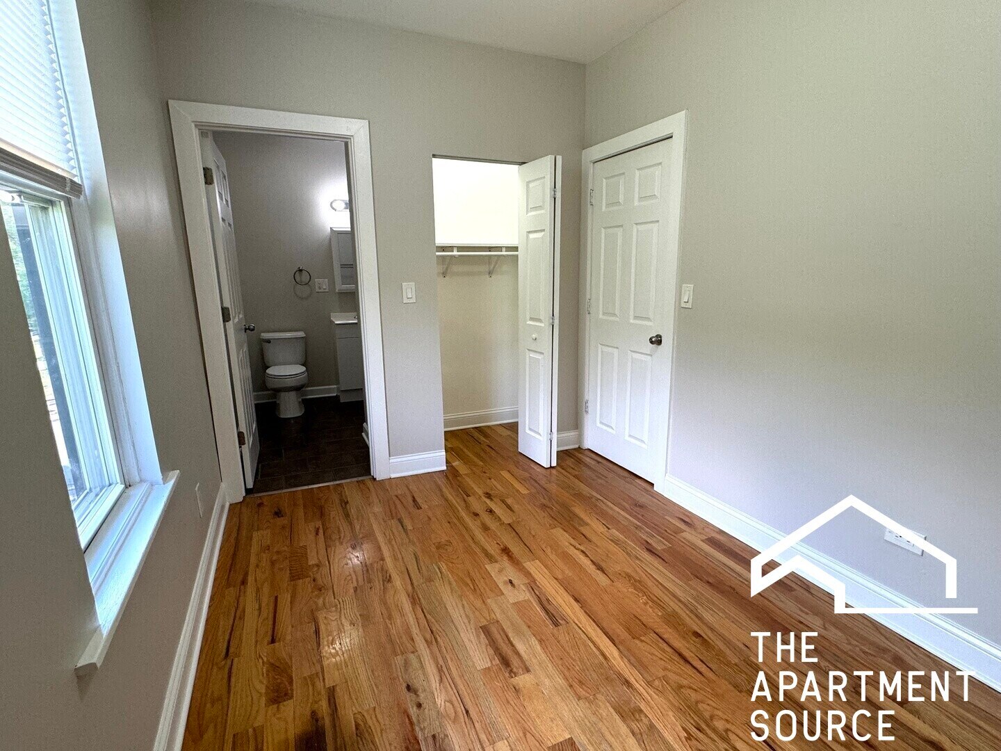 Building Photo - 3904 W Armitage Ave