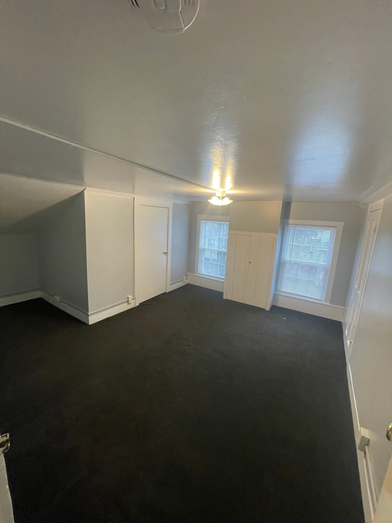 Building Photo - 7 1/2 Bacon St