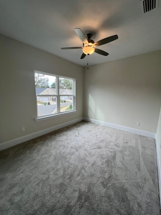 Building Photo - 209 Cottage Ct