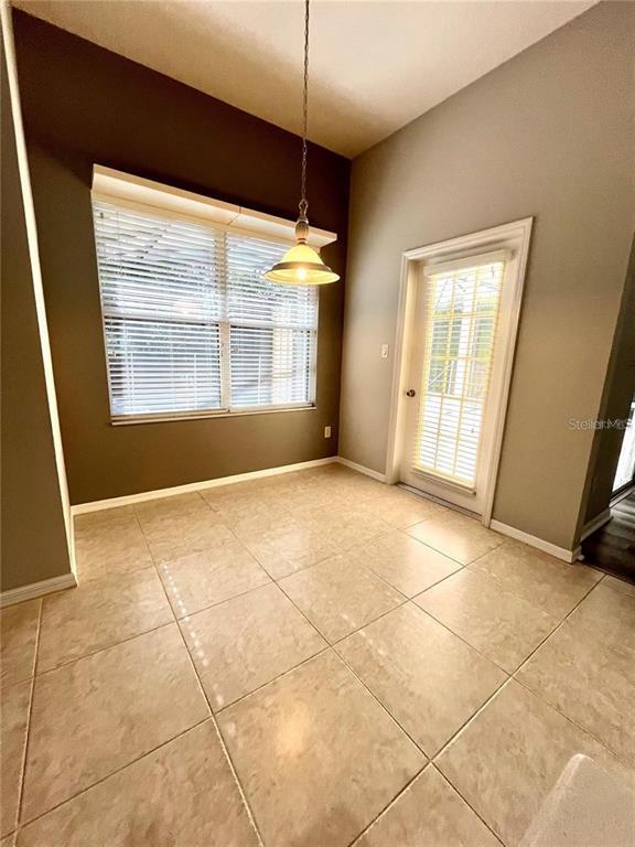 Building Photo - 5634 Belle Terre Dr