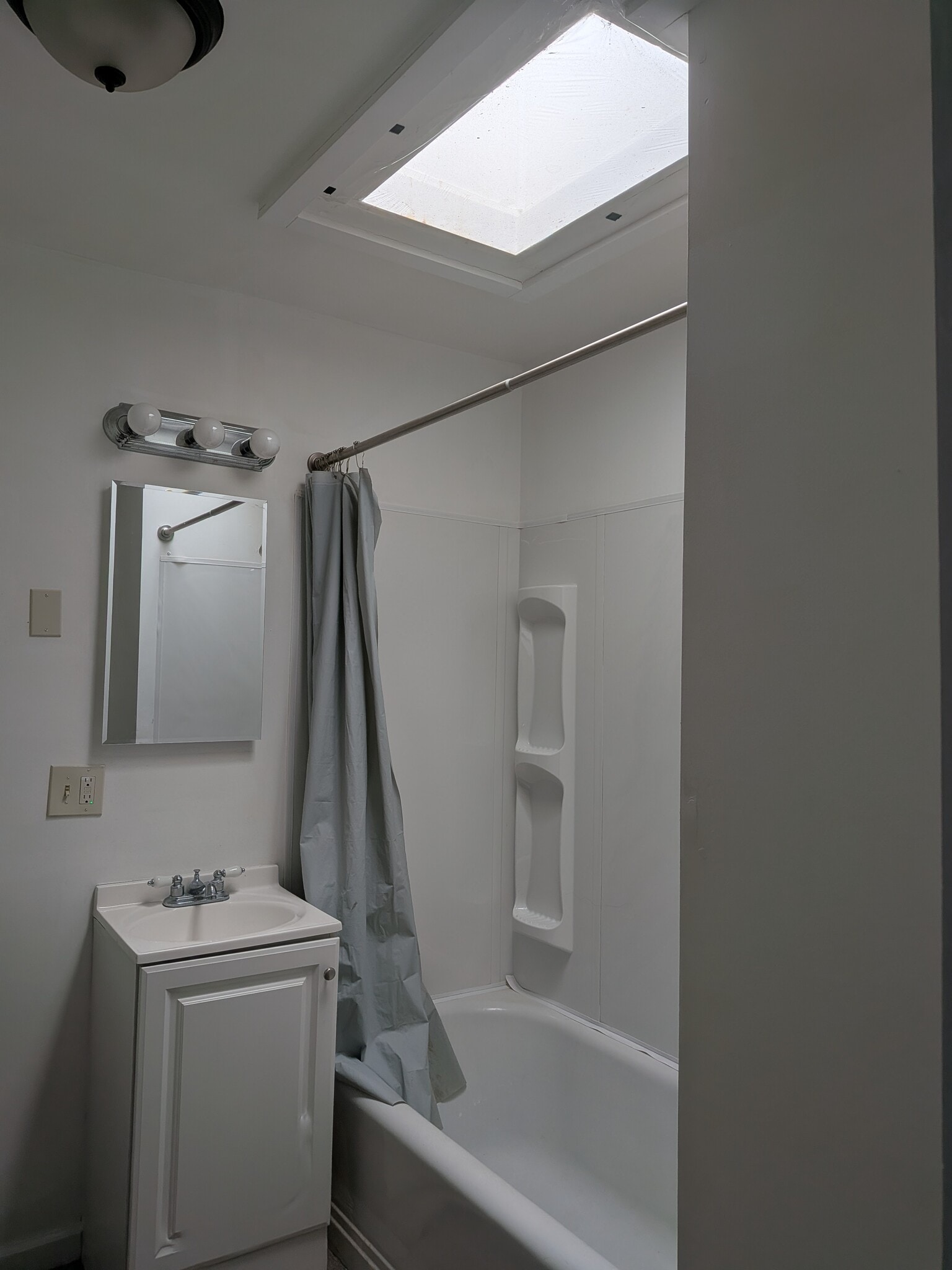 Building Photo - 66 Broad St