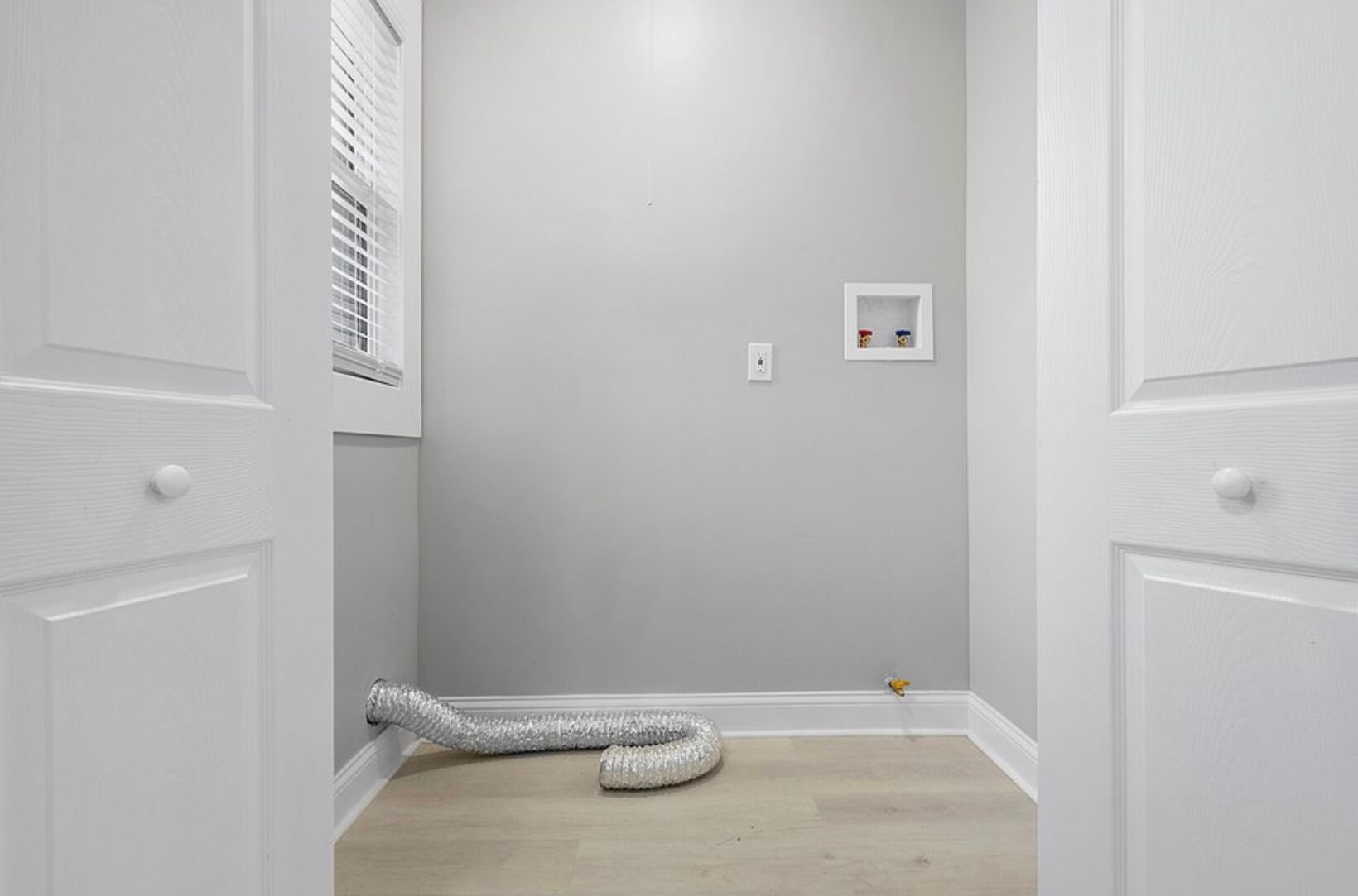 Building Photo - 1809 W Armitage Ave