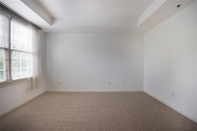 Building Photo - 1735 W Peachtree St NE