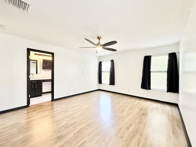 Building Photo - 4978 White Sanderling Ct