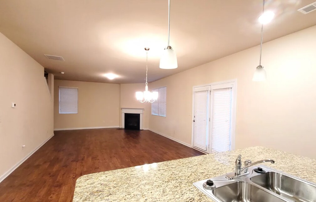 Building Photo - 79 Meadowlark Way