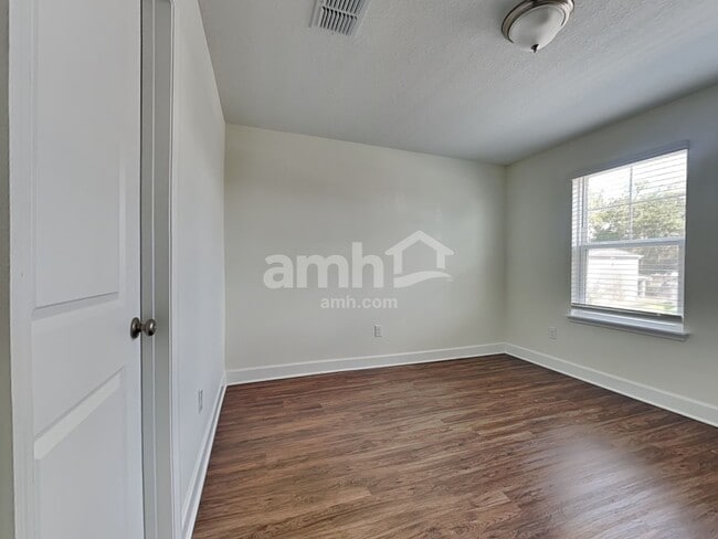 Building Photo - 3233 Bridge Haven Dr