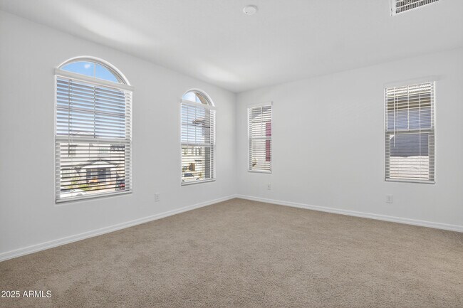 Building Photo - 1218 W Sparrow Dr