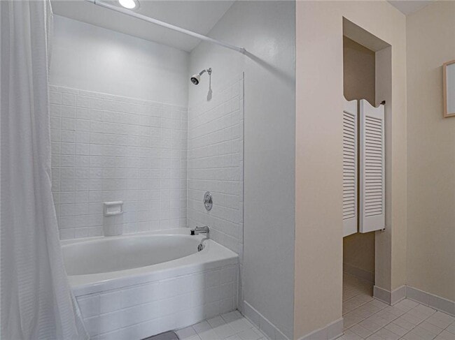Building Photo - 5010 Harmony Cir