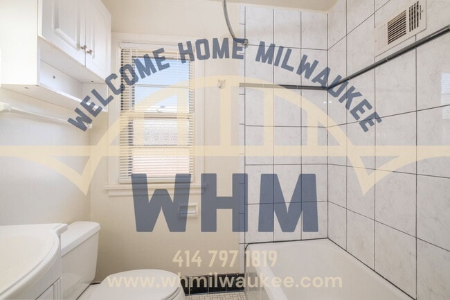 Building Photo - 5050 N Bay Ridge Ave