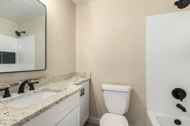 Building Photo - 1602 W Rockwood Dr