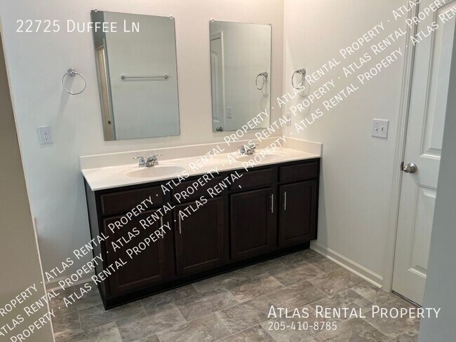 Building Photo - 22725 Duffee Ln