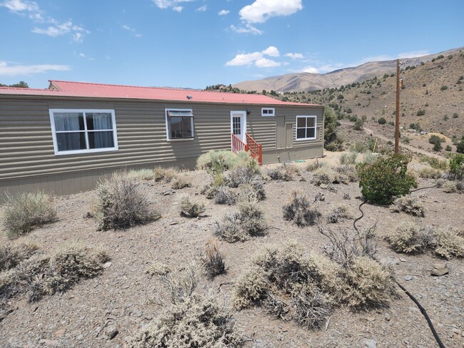 Building Photo - Large manufactured home in Topaz Ranch Est...