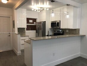 Building Photo - 120 Royal Palm Rd