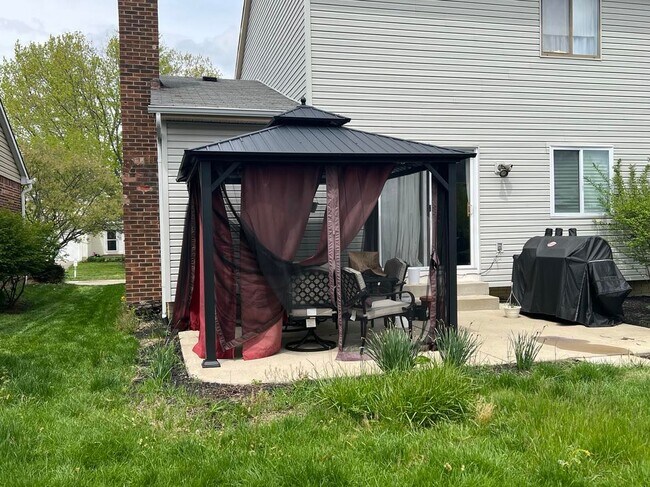 Building Photo - 2125 Scottingham Dr