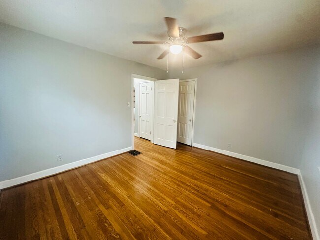 Building Photo - Updated Home in Highly Desired Deer Park Neighborhood