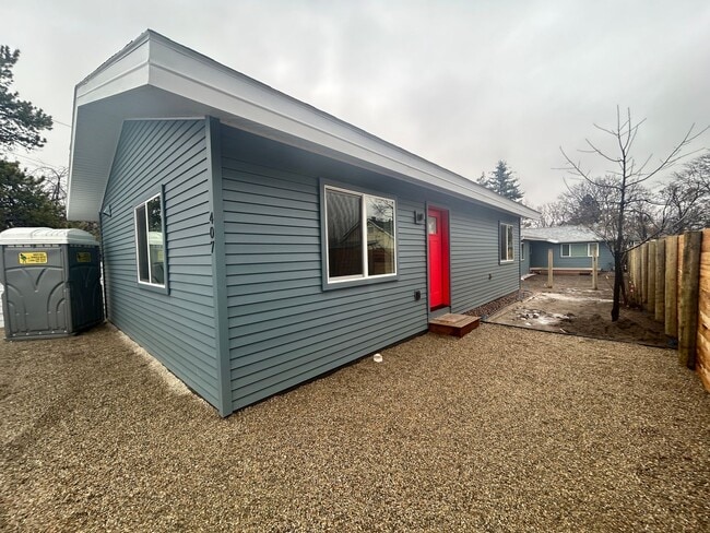 Building Photo - Brand New, Energy Efficient, 2 Bed, 1 Bath Home in Hamilton