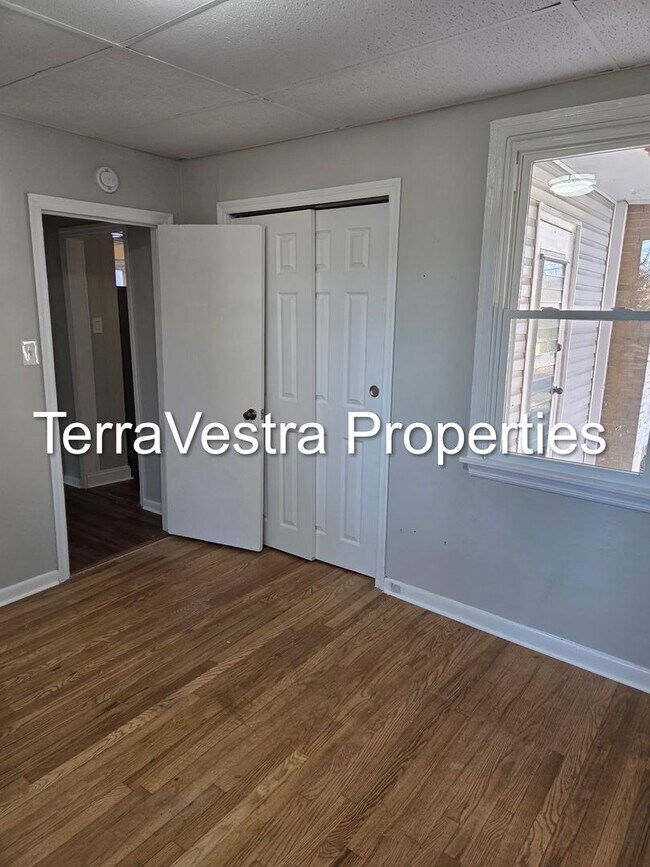 Building Photo - 31 S Myrtle St