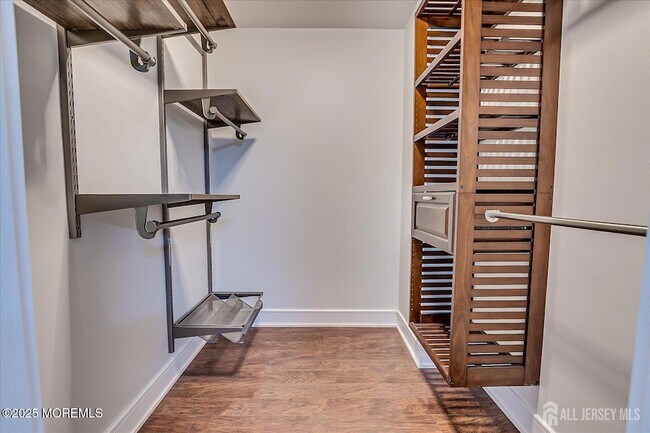 Building Photo - 369 Bromley Pl